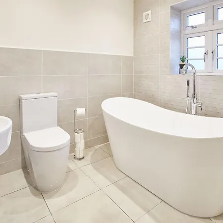 Host & - Hoggarths Retreat * Whitby