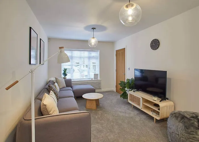 Host & - Hoggarths Retreat * Whitby